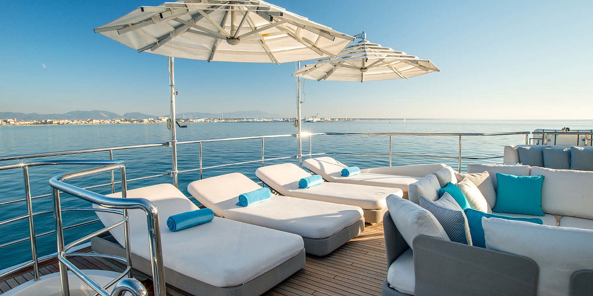 Аренда яхты Benetti Crystal 140 - NELA (Soy Amor) во Франции